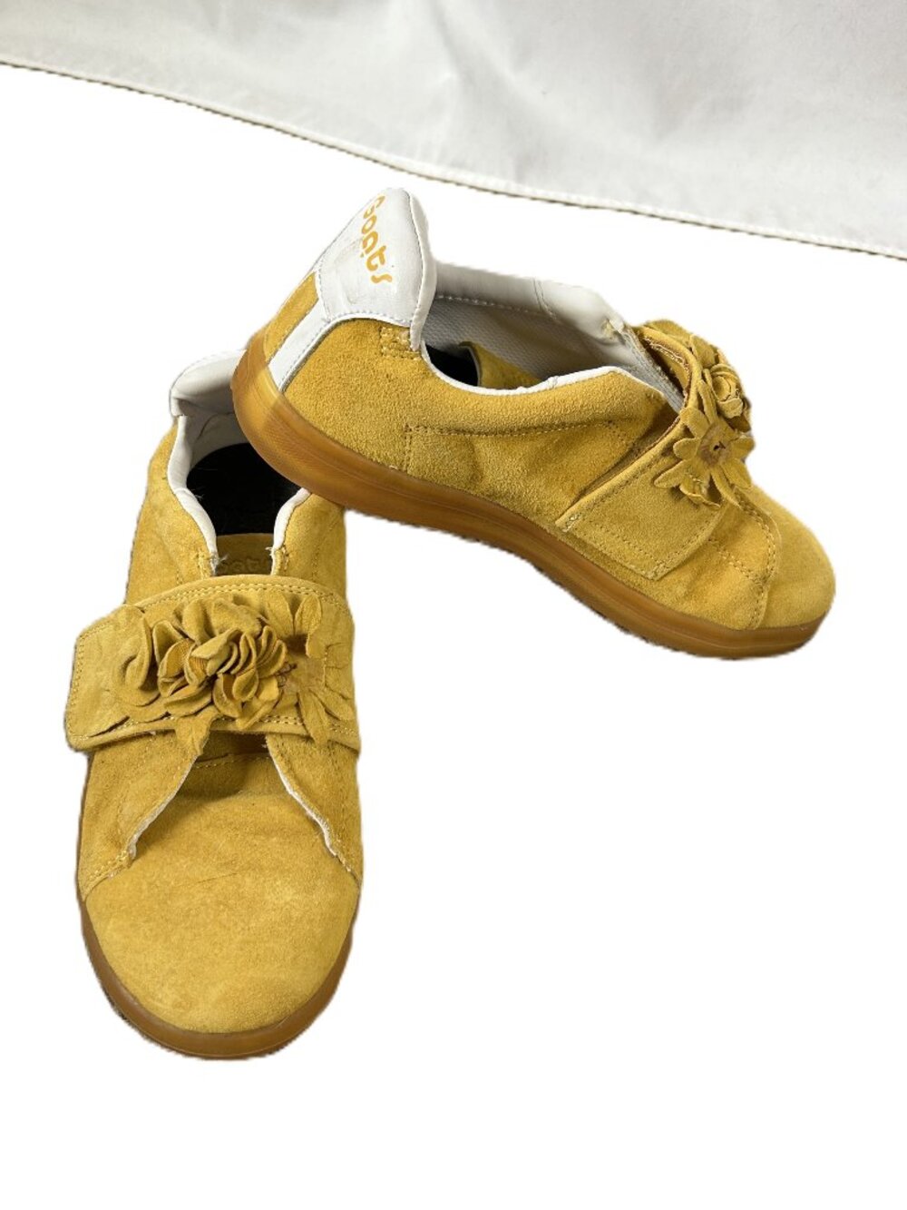Goats Youth Suede Shoes Flower Detail Golden Yellow 3.5